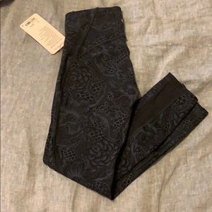 Lululemon cropped leggings, NWT, sz 6